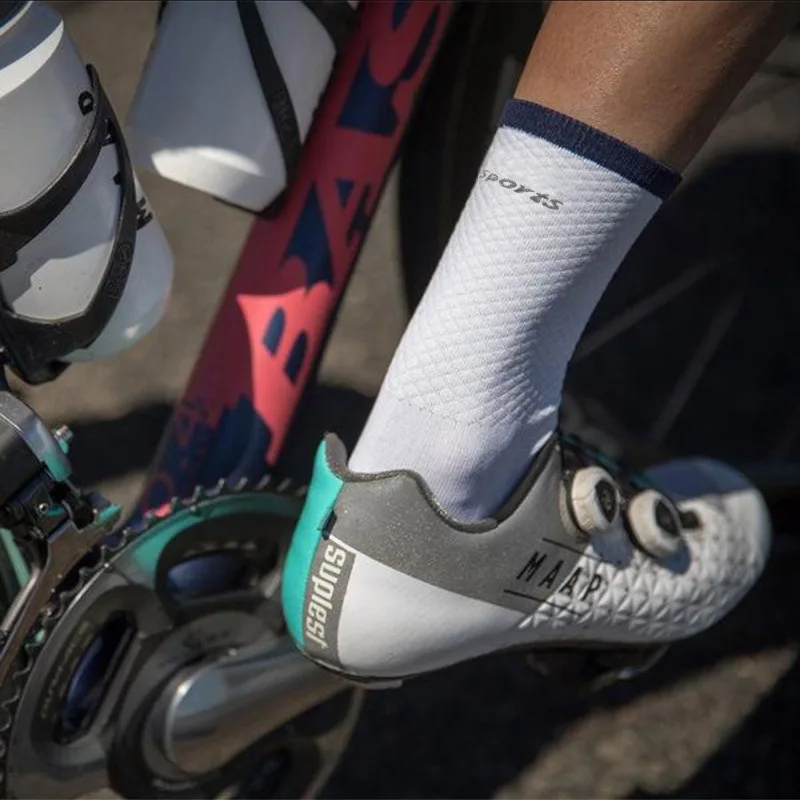 DH-Sports-2017-New-Cycling-Socks-Men-Women-Professional-Breathable-Sports-Bike-Socks-Top-Quality-Wear(3)