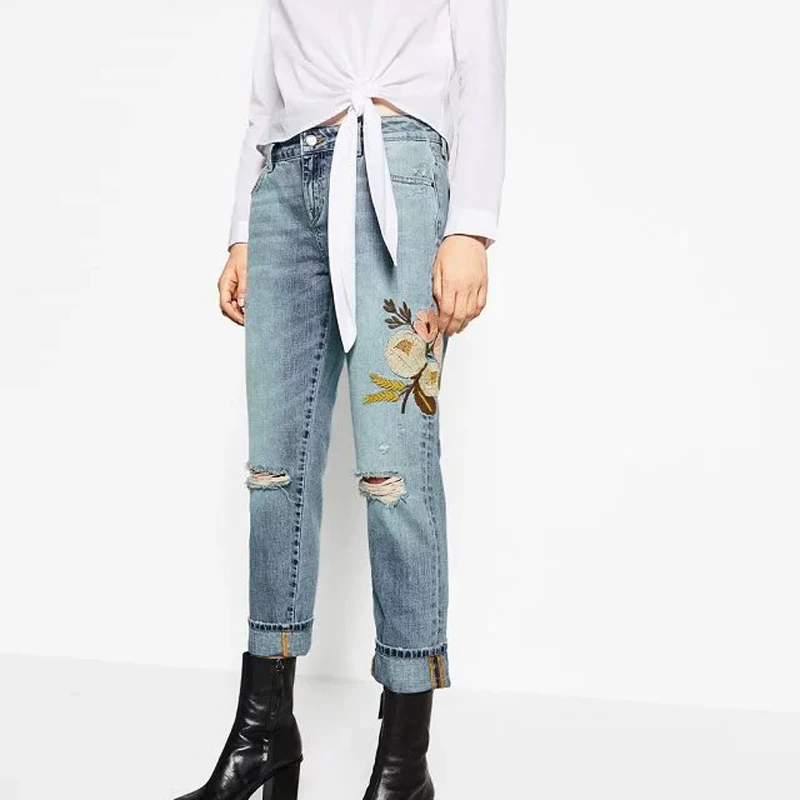 

[TWOTWINSTYLE] 2017 Spring Embroidery Flowers Vintage Hole Jean Straight Women Jeans Full Length New Fashion Trouses