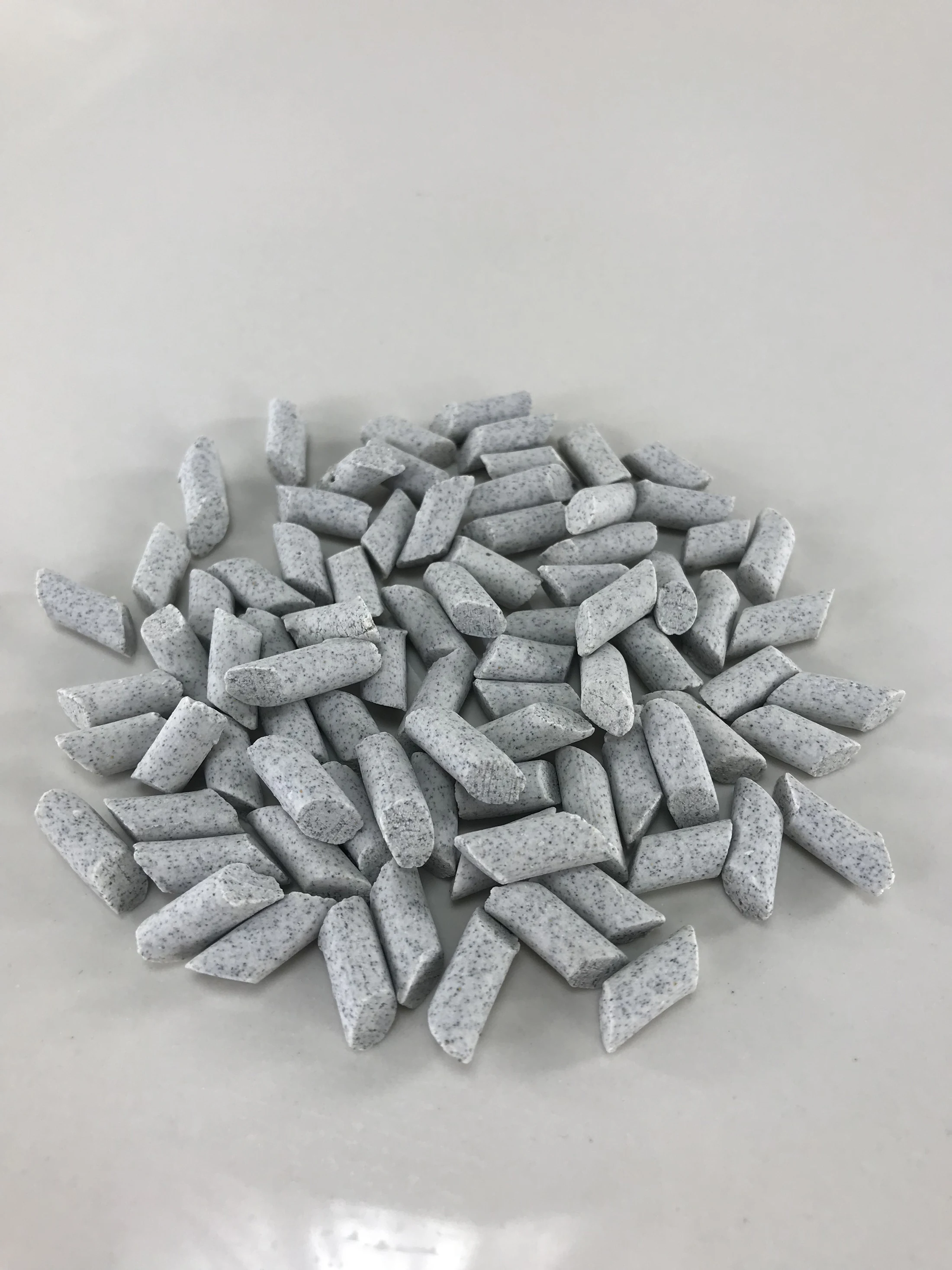 

1LB Jewelry Polishing Media Rock Tumbler Lapidary Filler Polish for Jade/Agate/Amber/Wooden Beads