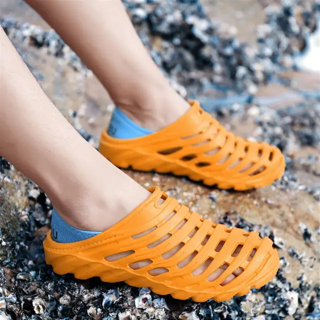 Summer Men Fashion Flats Hollow Out Hole Beach Breathable Sandals light Casual Shoes Soft EVA Injection Comfortable