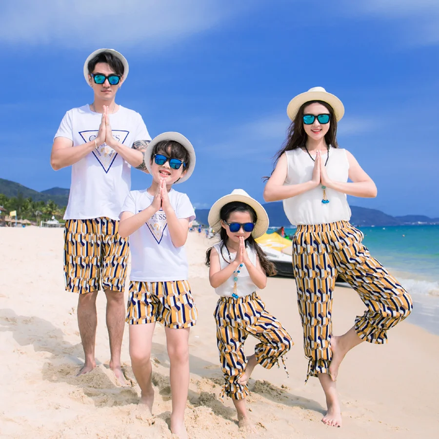 

Famli Father Son Mother Daughter Bohemian Mathing Outfits Summer Family Short T-shirt+Pant Clothes Set Mommy Boy Girl Suit