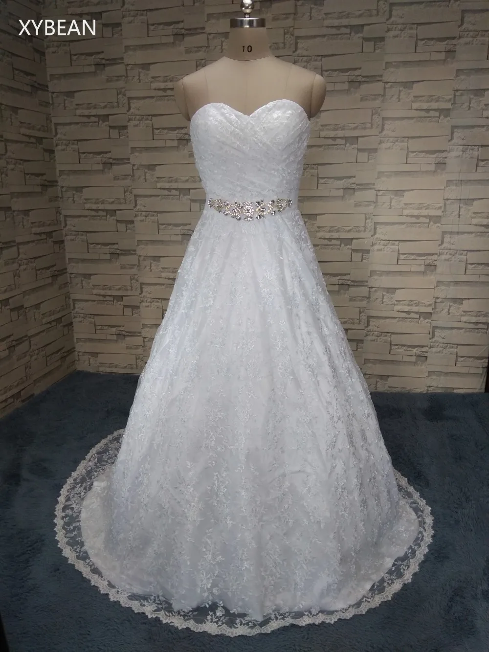 

Hot Sale ! Cheap Price ! 2019 New Arrival Free Shipping Beading A line Sweetheart Lace White / Ivory Wedding Dresses FS021