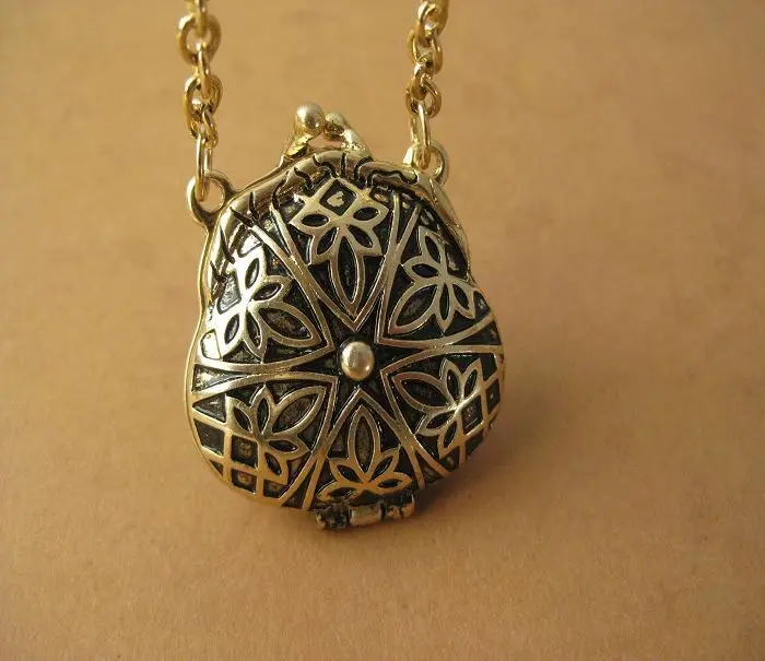 

Vintage Fashion Big Round Anmial Turtle Pendants Necklaces For Women Vintage Necklaces Pendants