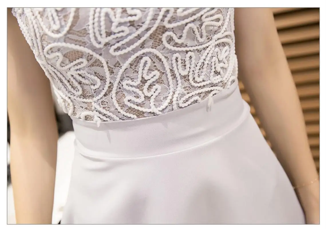 2018 Korean version of the word Three-dimensional shoulder strap dress lace dress Ornamental engraving A word BALL OWN Dress