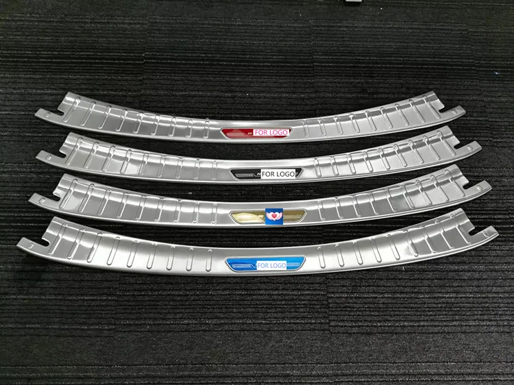 

ForToyota RAV4 RAV 4 2016 Rear Bumper Trunk Threshold Door Sill Outer Protector Cover Trim Stainless Steel 2017 Car Accessories