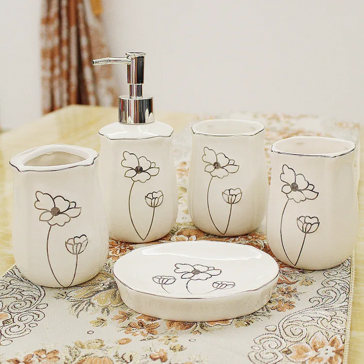 

European retro color gold ceramic bathroom five-piece bathroom toiletries set lotion bottle brushing cup soap dish wedding gift