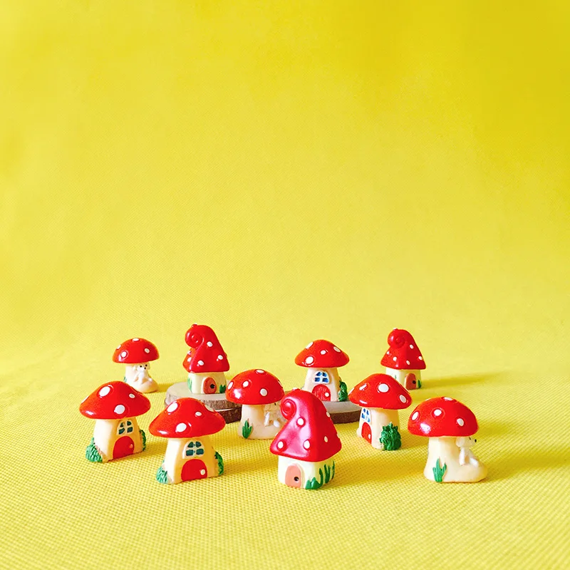 

6 Pcs/ /miniatures cottage/shabby red mushroom house/cute/fairy garden gnome/moss terrarium decor/crafts/bonsai/diy supplies