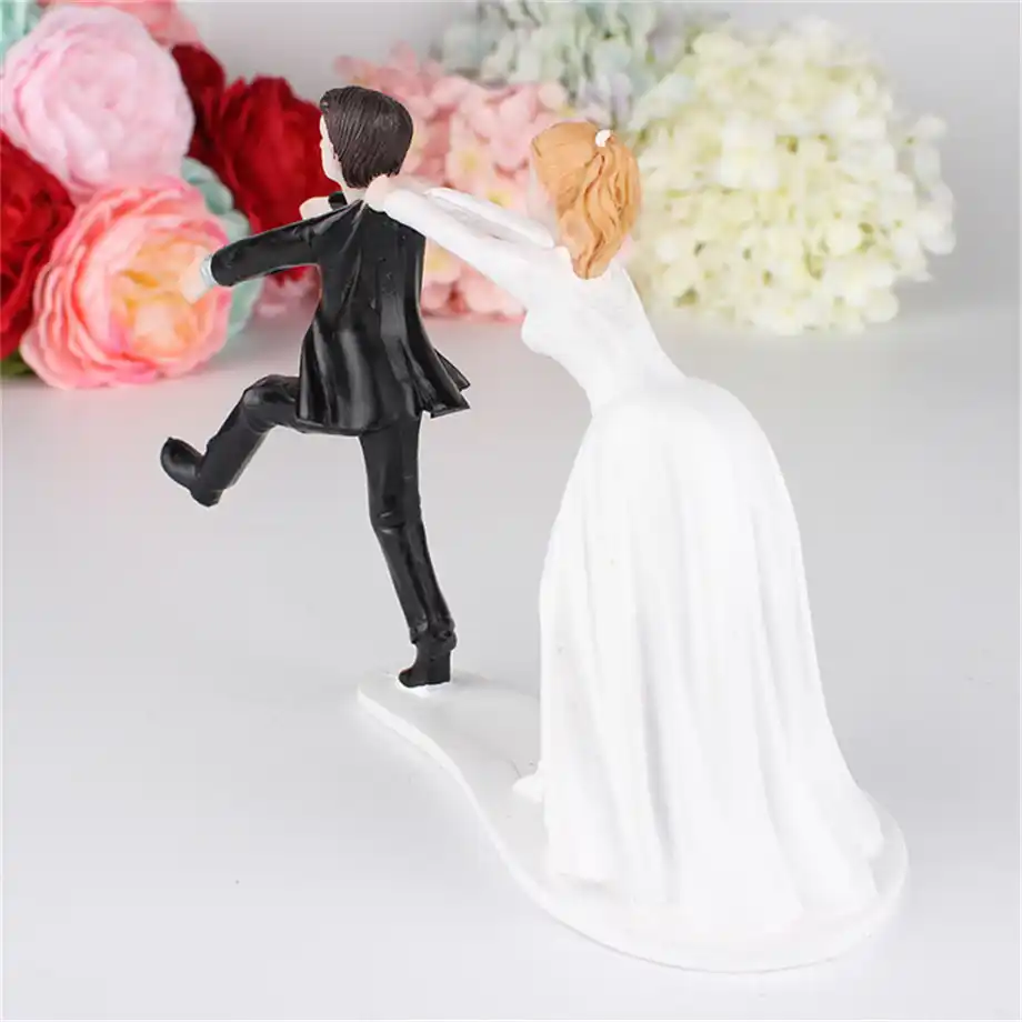 украшения из марципана для торта. фигурки на свадебный торт. съедобная фигурка. фигурки из марципана. фигурки из съедобного пластилина.