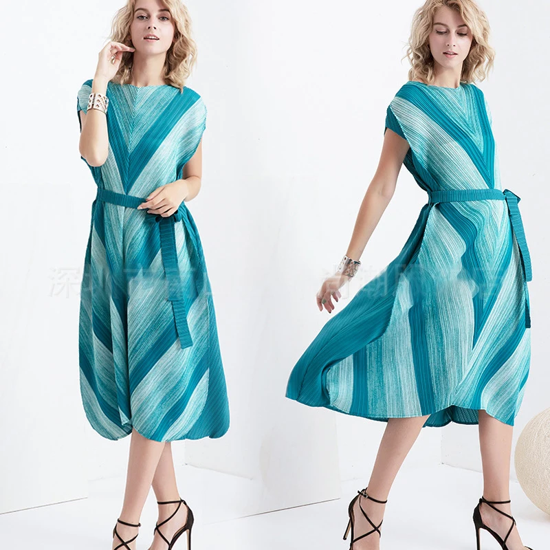

LANMREM 2019 New Fashion High Quality Loose Casual Large Size Sleeveless Striped Pleated Print Dress TC061