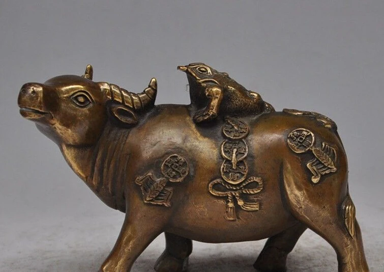 

bi003343 7"China Fengshui Bronze Zodiac Year Oxen bull Wealth Golden Toad spittor Statue