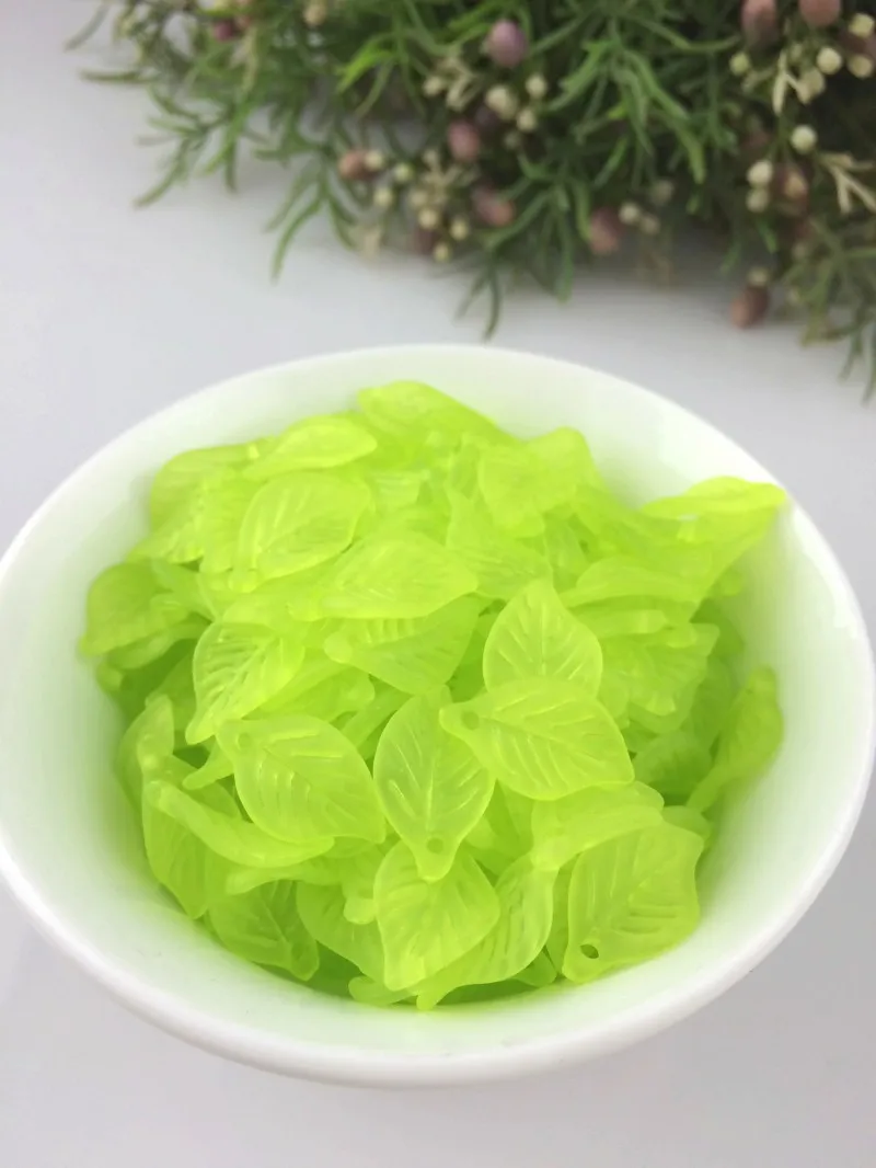 

Free Shipping ! Wholesale Frosted Acrylic Lucite Leaf Beads 500pcs/lot Green Leaves Frosted Acrylic Pendant 11*18mm