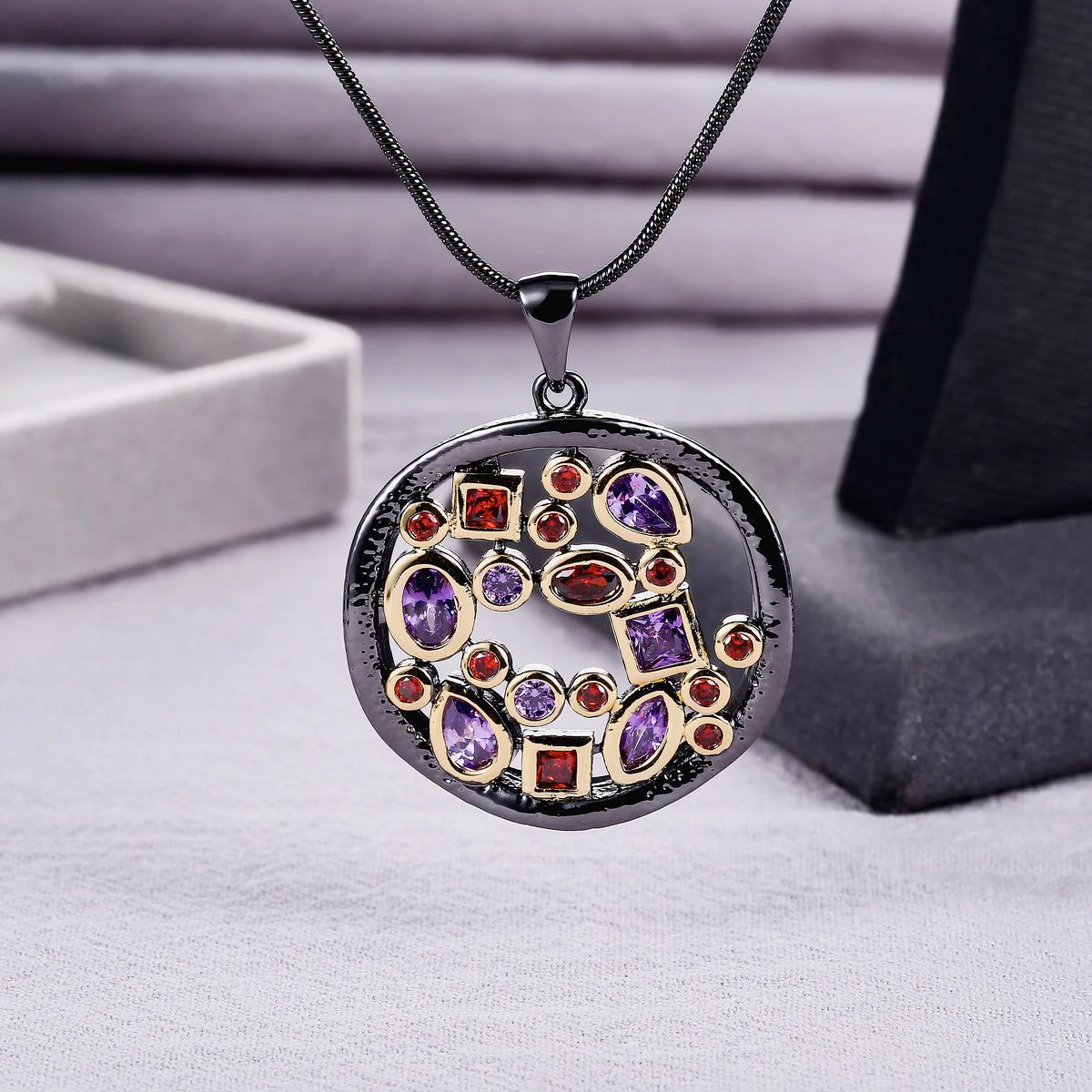 

ZHE FAN AAA Cubic Zirconia Unique Black Gold Color Necklace Women Men Two Tone Plating Fashion Jewelry Valentines Gift + Chain