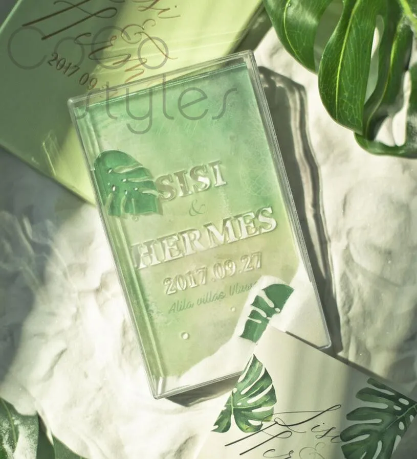 Creative hourglass acrylic invitation card