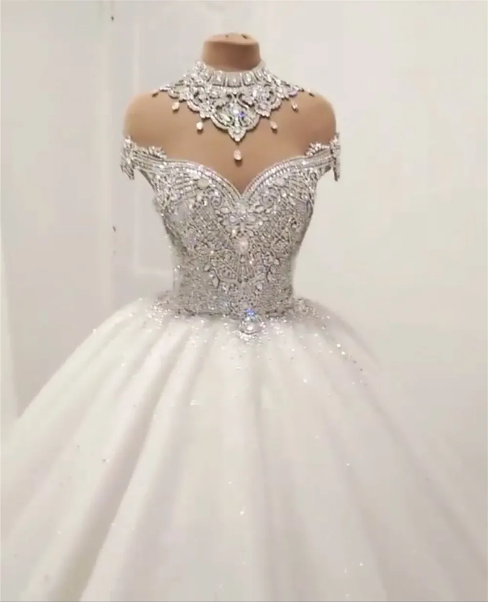 Princess Fluffy Luxury Wedding Dress ...