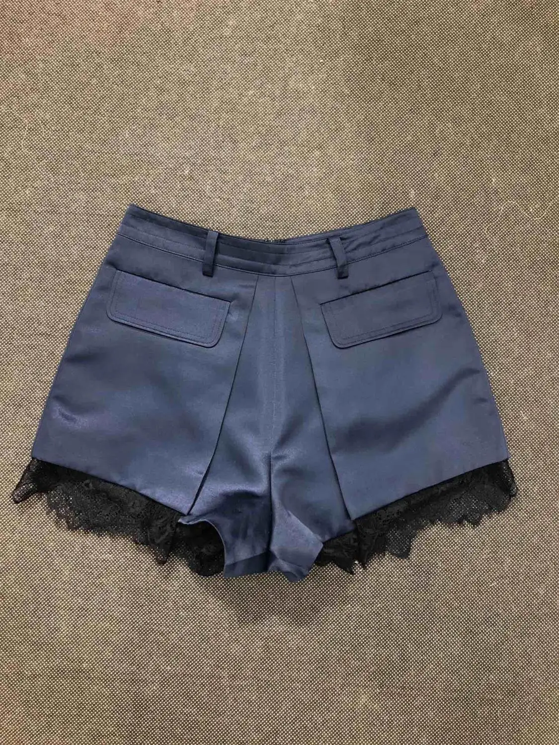 

2019 ladies loose casual lace stitching shorts 0531