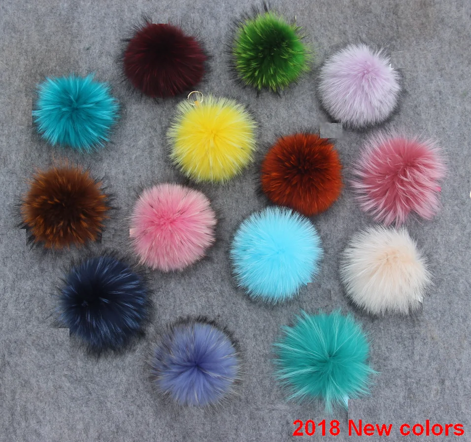 

2019 Wholesale 15pcs/lot Real Raccoon Fur Pompom Genuine Fur Pom poms For Women Kids Winter Hat Skullies Beanie Hat DIY Pompoms