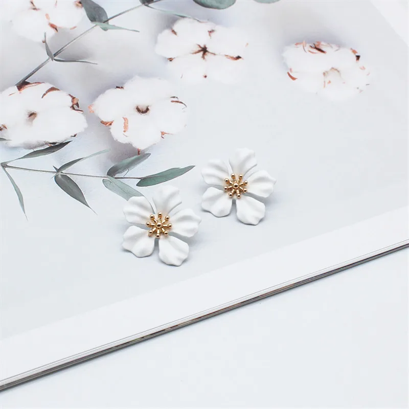 Корейский дизайн модные ювелирные изделия милые металлические окрашенные цветы серьги гвоздики пляжные вечерние серьги для женщин подарок