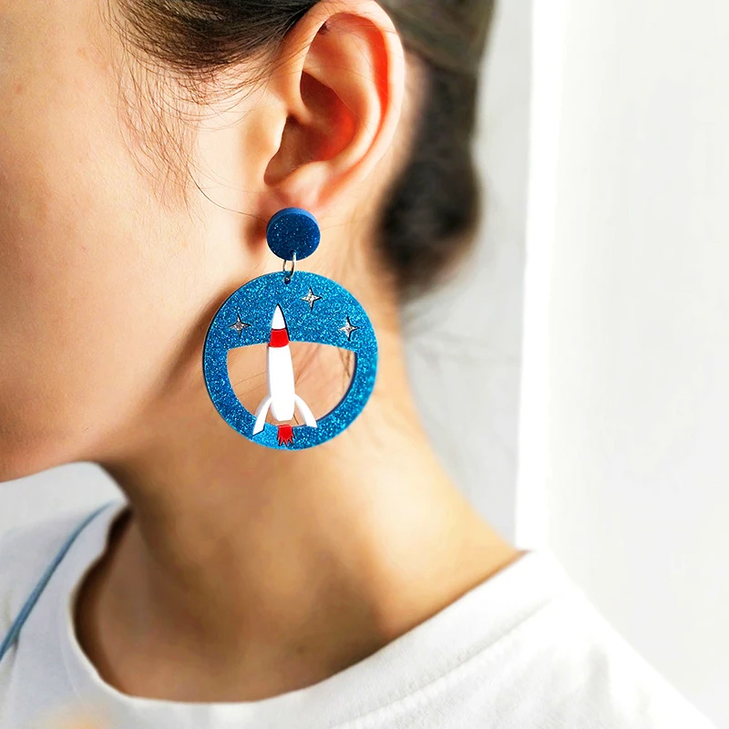 SexeMara-New-Cute-Astronaut-Acrylic-Earrings-For-Women-Round-Hollow-Cat-Penguin-Animal-Earrings-Ladies-Girls (2)