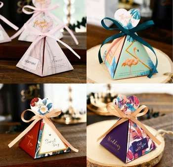 

100Pcs Elk / Flamingo / Marble / Flower Triangular Pyramid Wedding Favors Candy Boxes Bomboniera Giveaways Box Party Gift Box