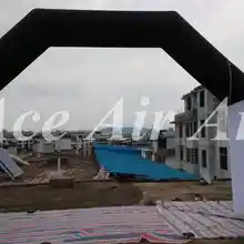 Изготовленный на заказ черный и белый гоночный надувной арочный Прокат с внутренним воздуходувкой для продажи