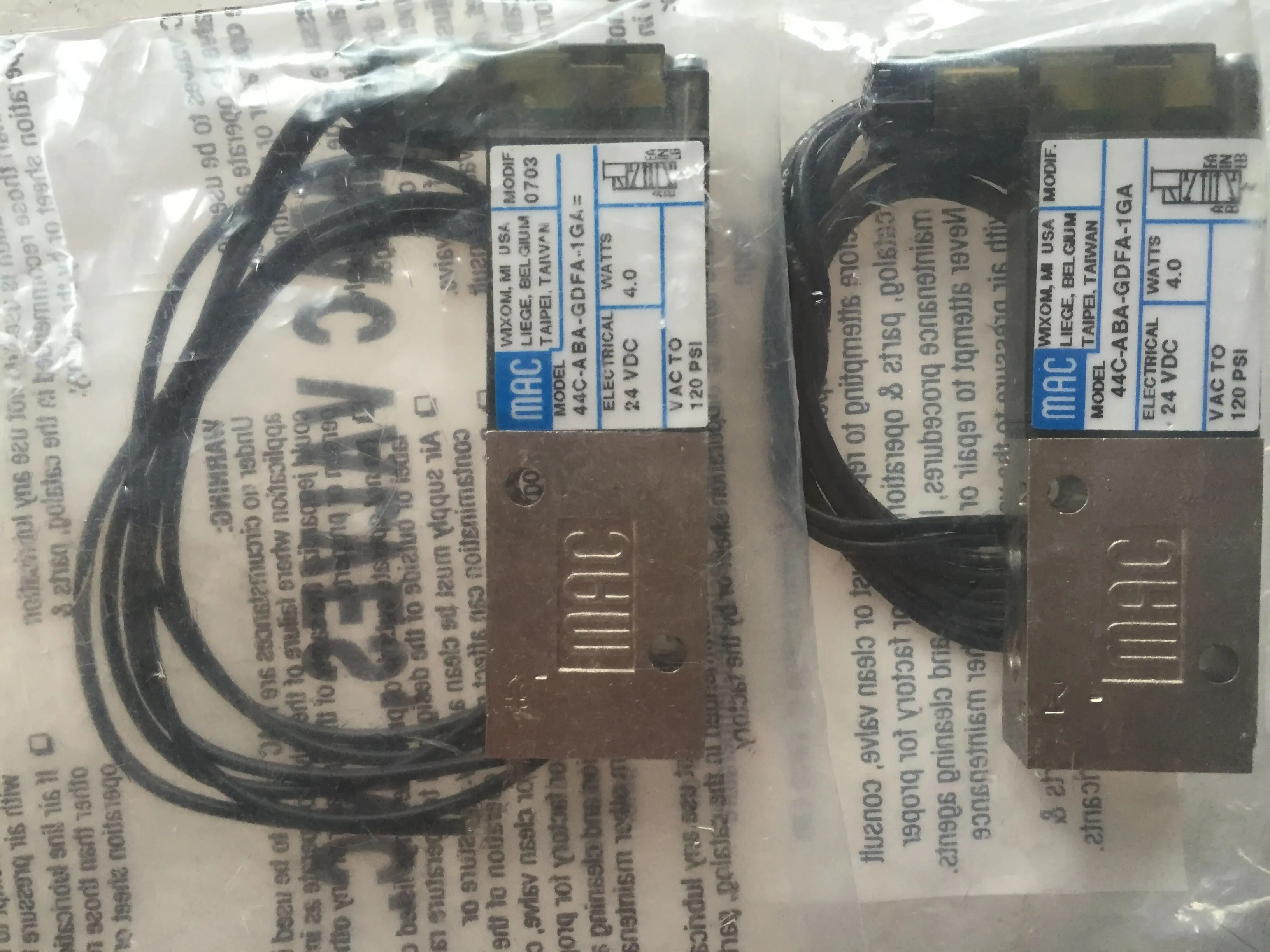 

Brand new genuine MAC solenoid valve 44C-ABA-GDFA-1BA