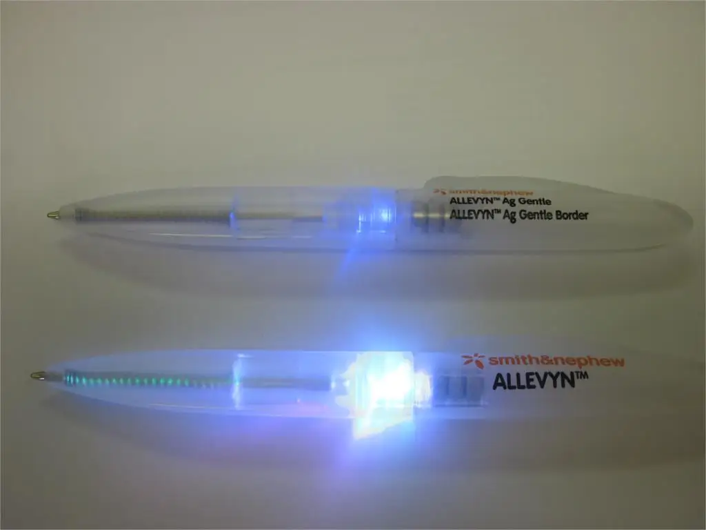 СВЕТОДИОДНЫЙ цветной свет ручки-фонарики пластиковый материал световая ручка прозрачная Шариковая ручка для письма в темноте 5 шт./партия