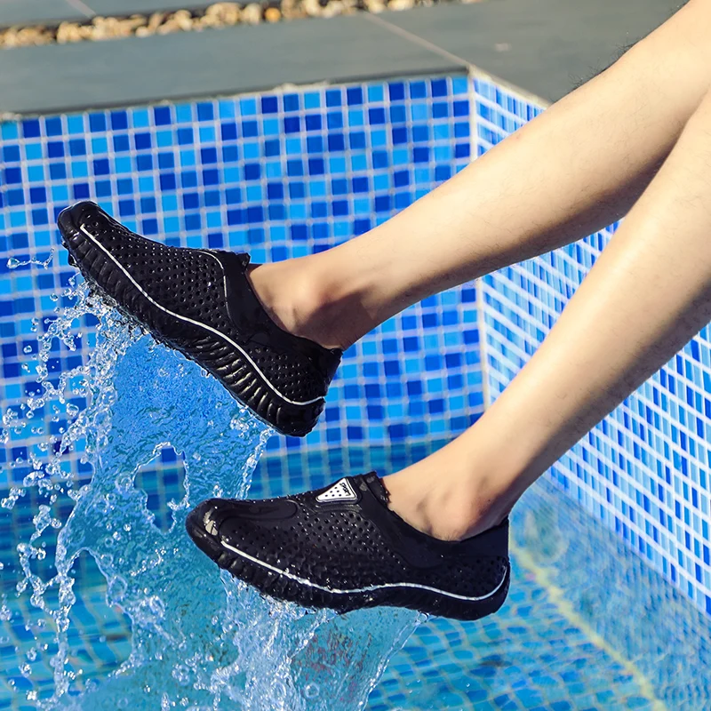 Hole Shoes Men Shoes Male Sandals Crocse Summer Shoes Sandalias Hombre Slippers Sandalet Clogs Sandles New 2019 Croc Mens Shoes