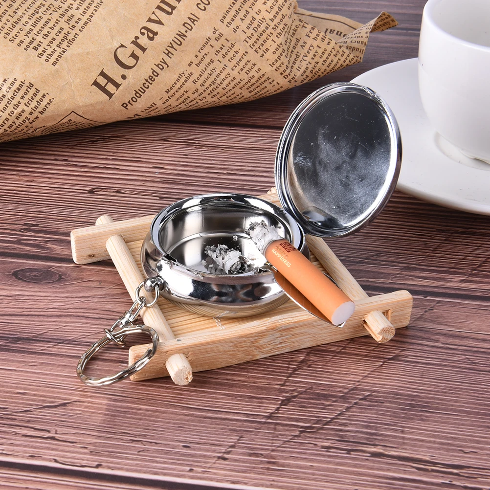 Creative Fashion Round Cigarette Keychain Portable Ashtrays Stainless Steel Pocket Ashtray Random Delivery portable ashtray,cigarettes ashtray,stainless steel ashtray,metal ashtray,glass ashtray