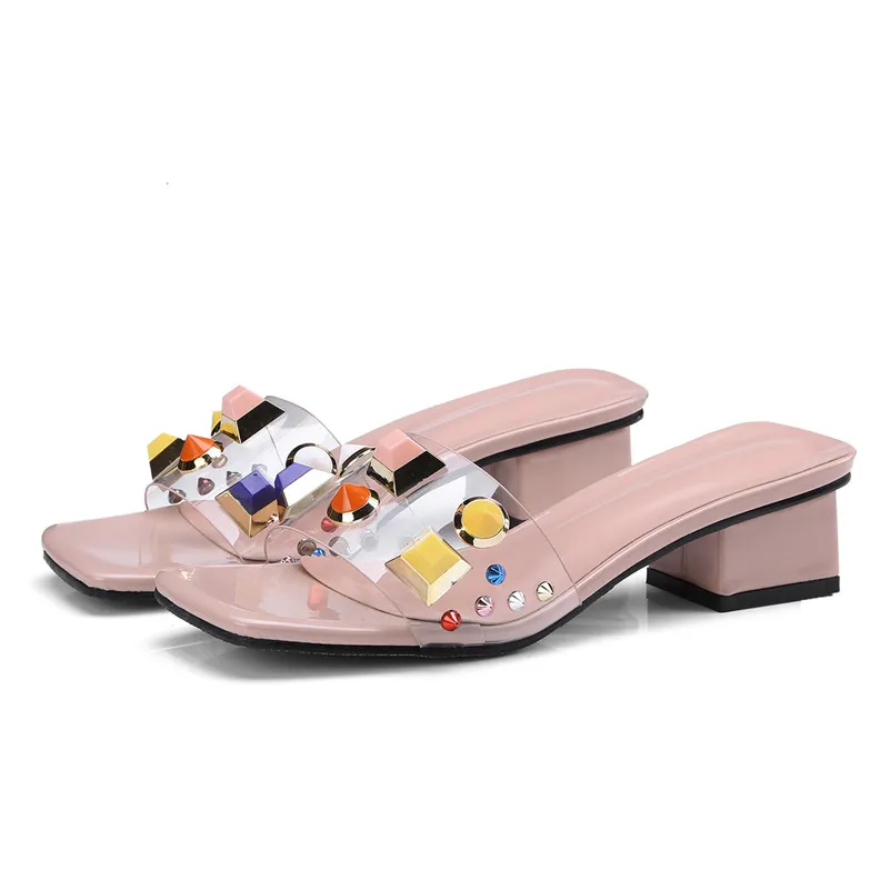 FEDONAS/женские босоножки; прозрачные туфли-лодочки на высоком каблуке; удобные Свадебные модельные туфли; женские летние разноцветные шлепанцы с заклепками - Цвет: Розовый