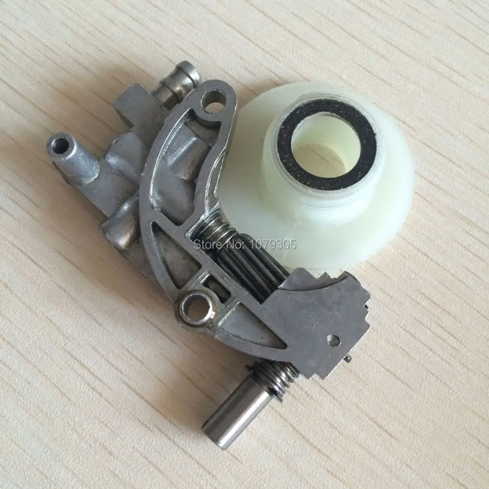 

Chainsaw Oil Pump with Gear Worm Set for Chainsaw 4500 5200 5800 45CC 52CC 58CC Chain Saw Parts Garden Tool Parts