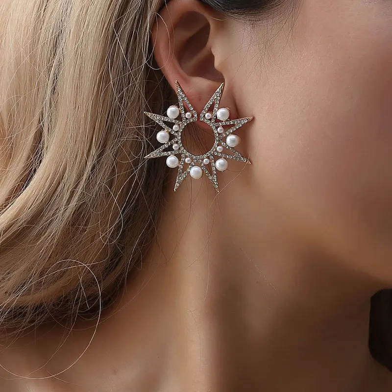 

1pcs Romantic Bohemia Lovely Clear simulate pearl Flower Shape Convenient Simple Stud Earrings crystal For Women Party