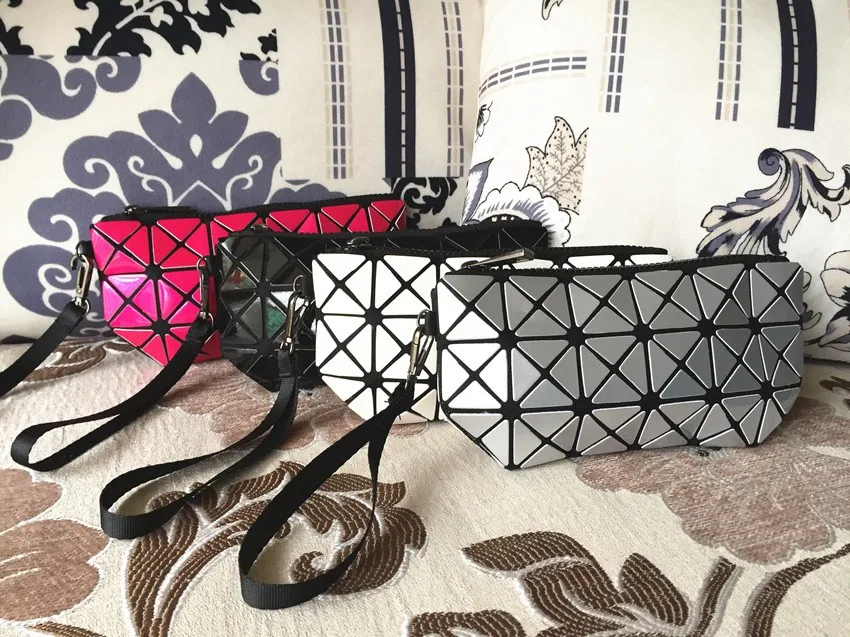 Deformable Women Geometry Quilted Plaid Mosaic Sequins Mirror Wallet Clutch Bag BaoBao Lattice Laser Foldable Cosmetic Bag (22)