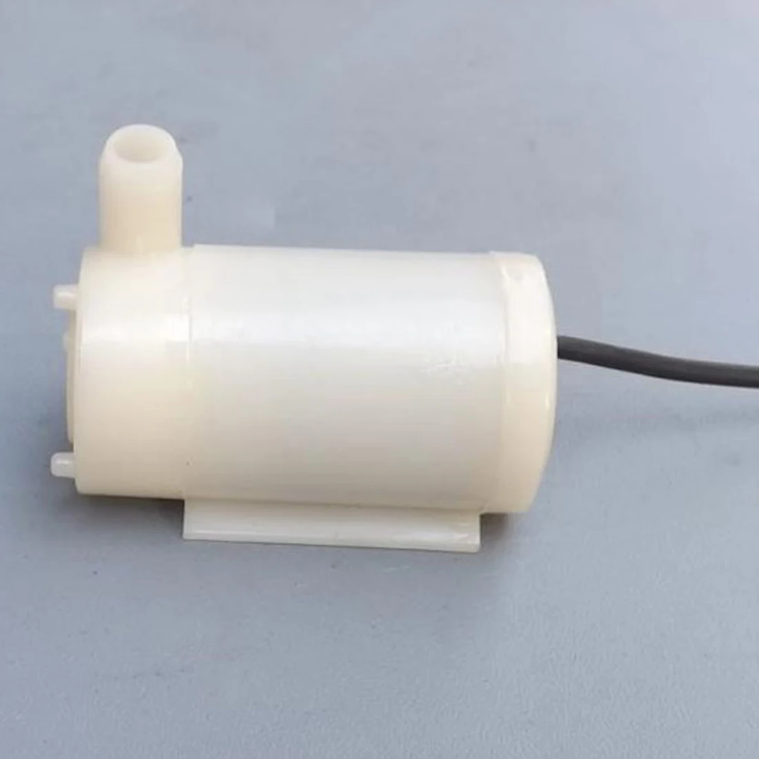 

Water Pump Mini Micro Submersible DC 3-5V Low Noise Brushless Motor Pump120L/H