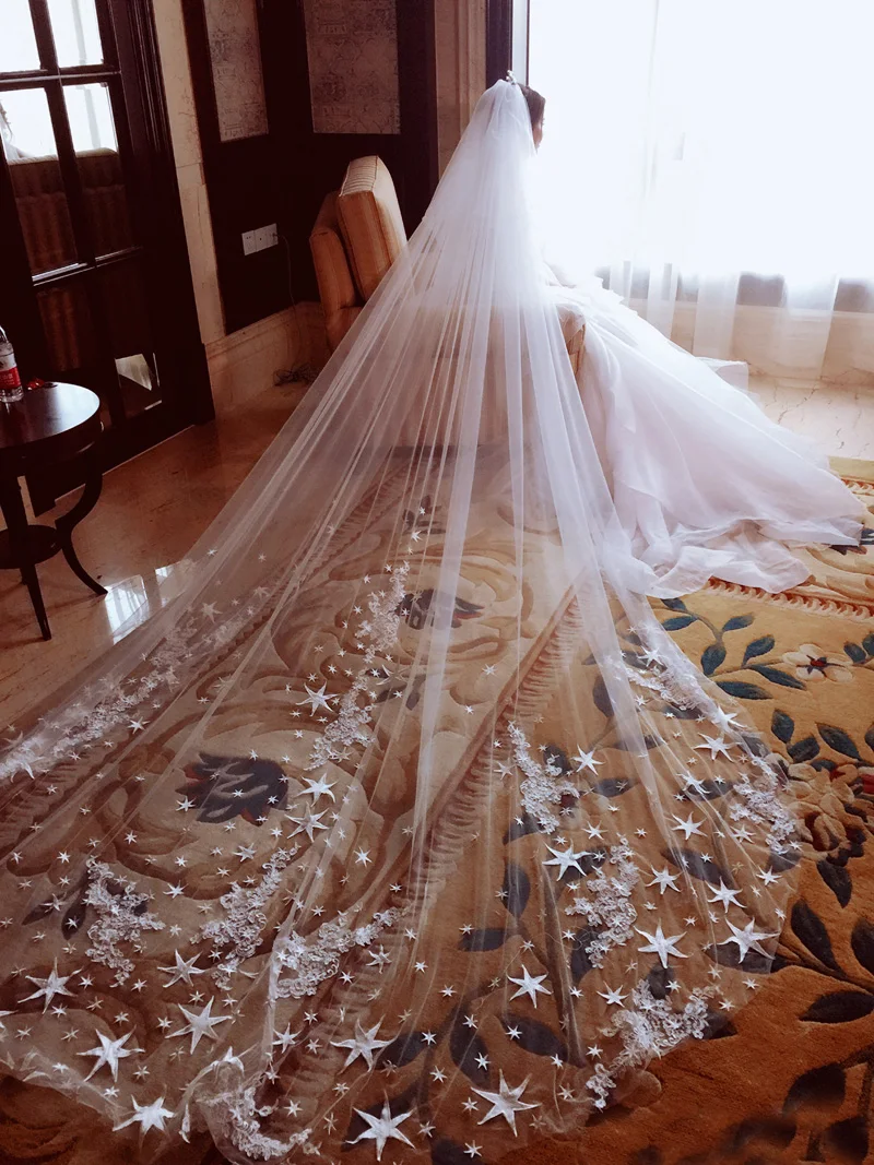 

New Arrival Luxury 4 Meters Full Edge with Star Lace Bling Sequins Long Wedding Veil with Comb White Ivory Bridal Veil 2018 hot