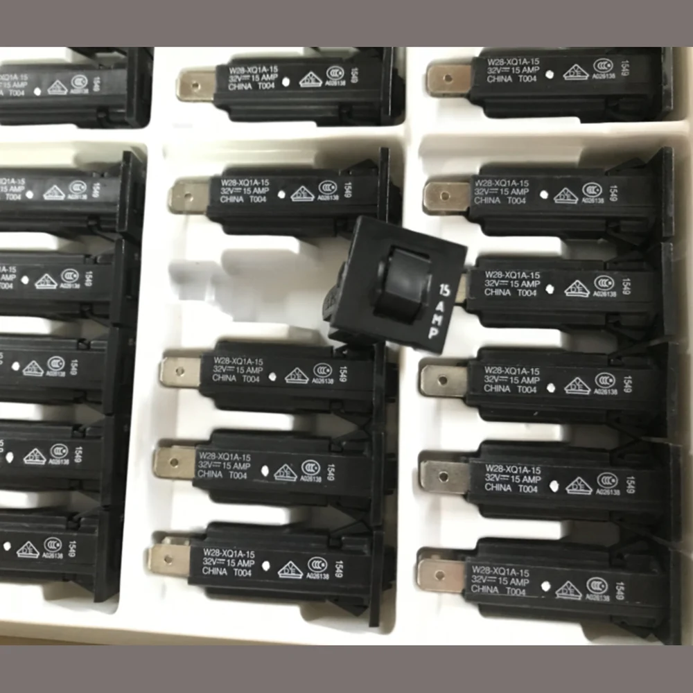 

PACK OF 5 W28-XQ1A-15 15 Amp Circuit Breaker