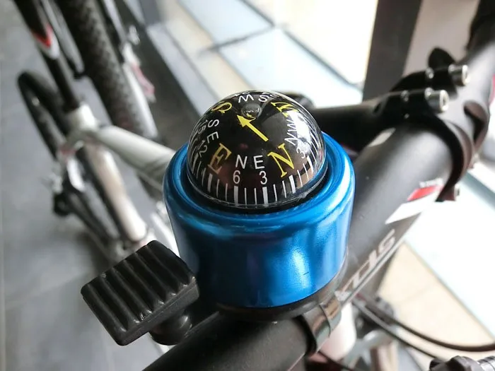 SEMA 2016 New Aluminum Compass Bicycle Bell Road Mountain Bike Alloy Compass Bell Sound High Quality Bike Handlebar Ring Horn  (1)