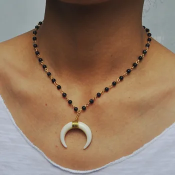 

Bohemia Black Beads Acrylic Ox Horn Crescent Moon Pendant Necklaces Women Vintage Wire Twisted Clavicle Necklace Jewelry YN821