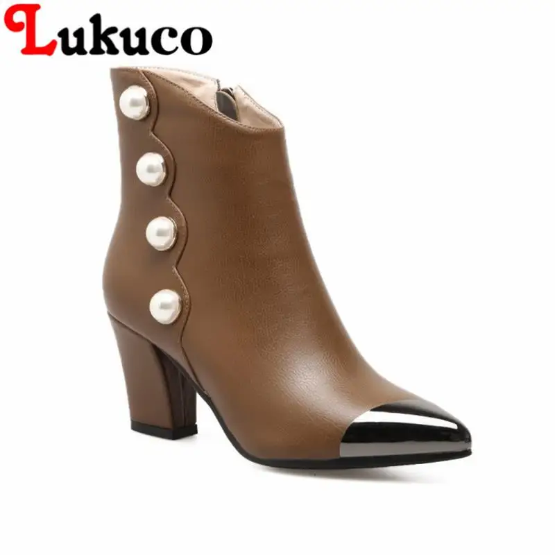 

2017 European size 38 39 40 Lukuco women boots concise style short pulsh ininside high quality lady winter shoes free shipping