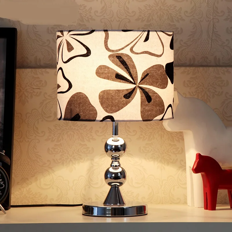 2017 new simple and stylish table light Fabric bedroom lamp touch switch Black pattern Table Lamps FG566 2017 new simple and stylish table light Fabric bedroom lamp touch switch Black pattern Table Lamps FG566