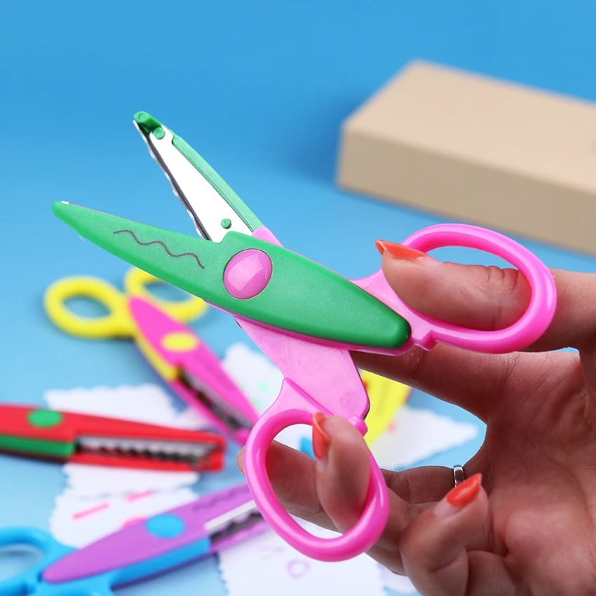 Ножницы и цветная бумага. Фигурные ножницы для бумаги. Ножницы фигурные 2900039501180. Поделки с ножницами. Поделки из ножниц.