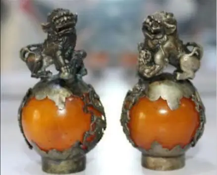 

Old Tibet Silver Hand Carved Amber Dragon Phoenix Ball Lion Stat