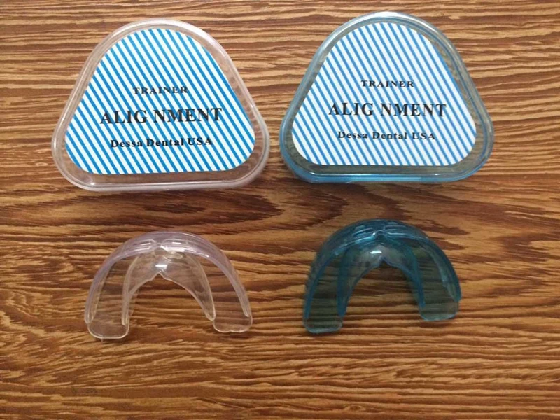 2 шт. Капы для выравнивания зубов – ортодонтическая коррекция зубного ряда. Синяя и прозрачная