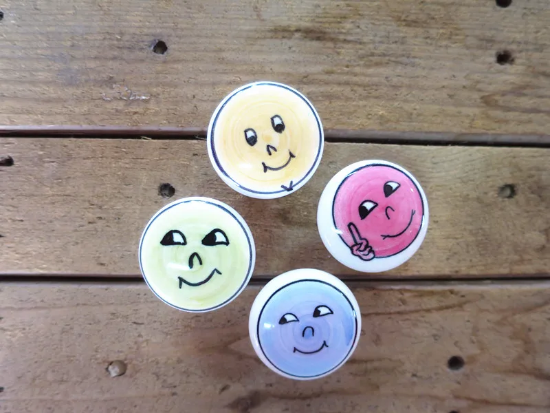 Unilocks الأطفال ابتسامة الوجه مقبض السيراميك مقبض الكرتون درج خزانة