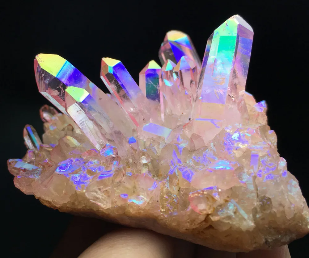 Кварц минерал кристалл. Кристалл кварца. Quartz point камень. Кварц генезис минерала. Кварц и кварцит.