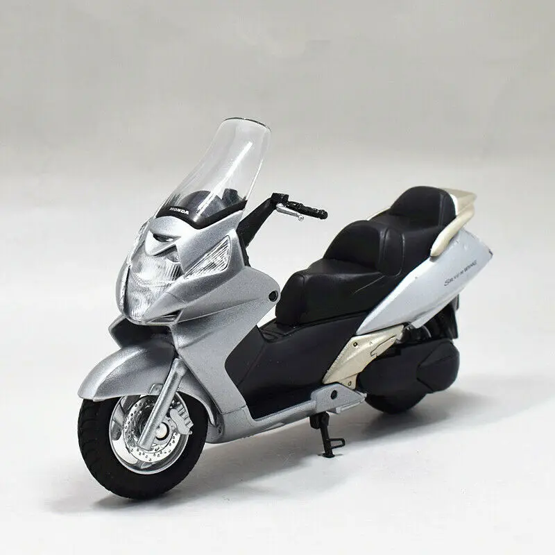 

Welly 1:18 Honda Silver Wing Motorcycle Bike Model Toy New In Box