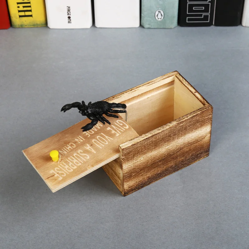 

1 Pcs Scare Box Scorpion Prank Wooden Scarebox Joke for Halloween Xmas Party 998