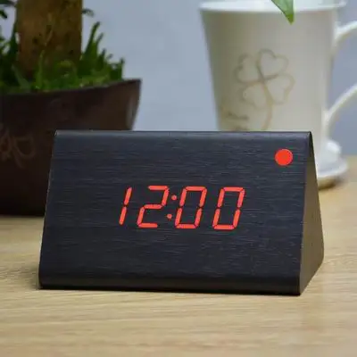 FiBiSonic Новые Треугольные красные светодиодные будильники, деревянные часы, настольные часы с управлением звуками, цифровые часы с большими цифрами - Цвет: black red