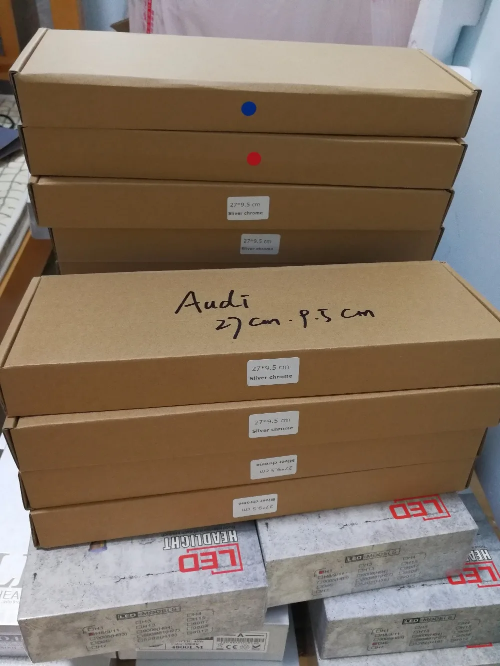 

4D Illuminated Car Led Grille BlLED Logo for Audi A1 A3 A4 A5 A6 A7 Q3 Q5 Q7 TT R8 Front grille Emblem Logo Light(27 cm * 9.5 cm