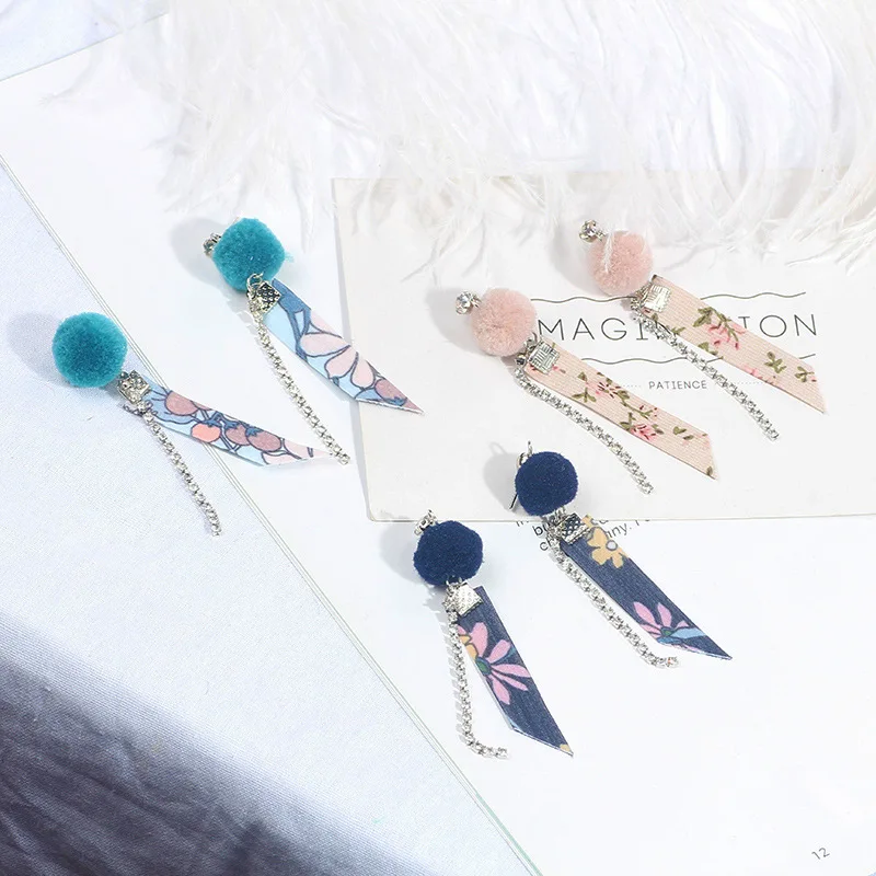 

Autumn And Winter New Pair Of Plush Ball Earrings Simple Versatile Fabric Streamer Long Earrings