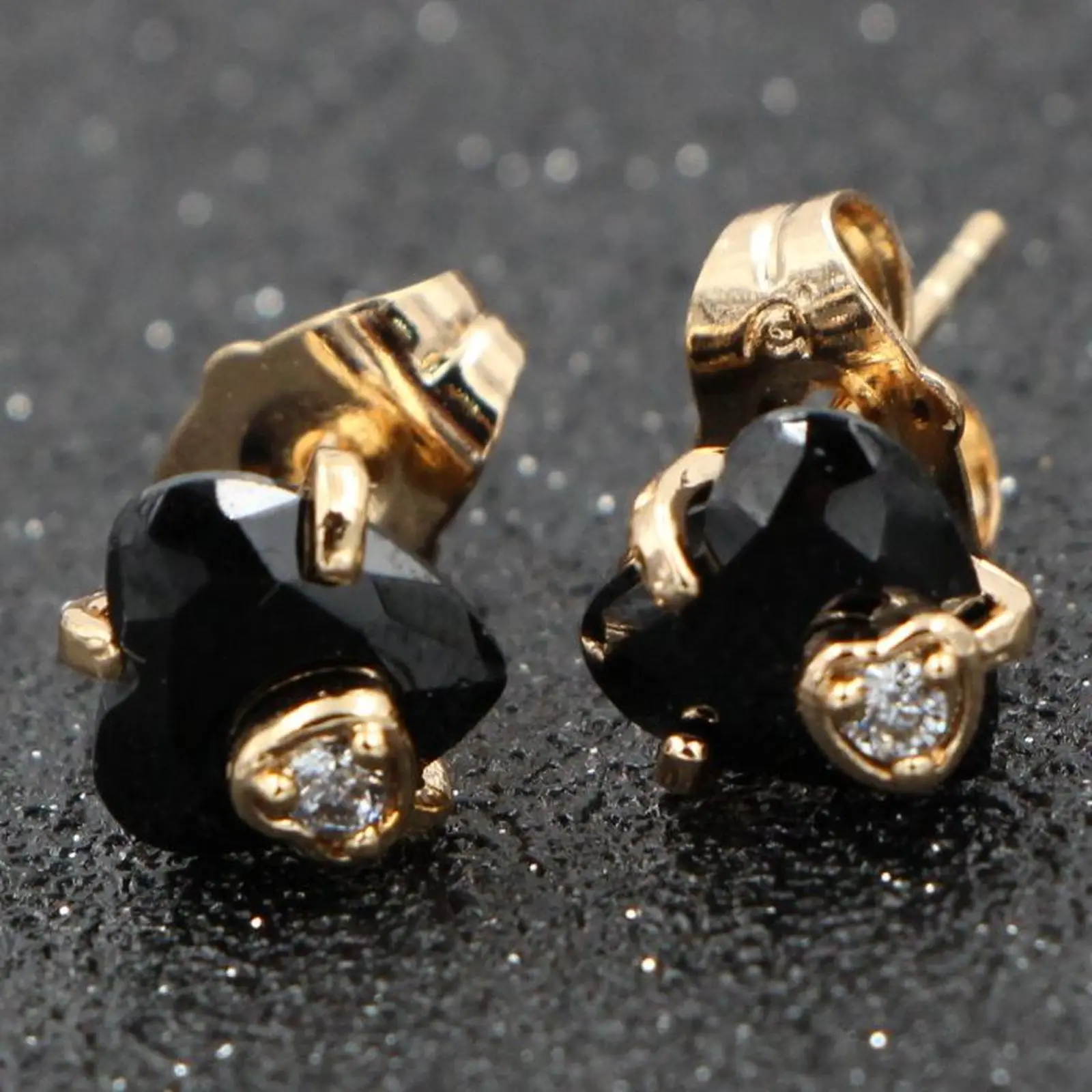 

HeeZen High Quality Earrings For Women Heart Studs Earings Fashion Jewelry Party Gift Earrings 2017